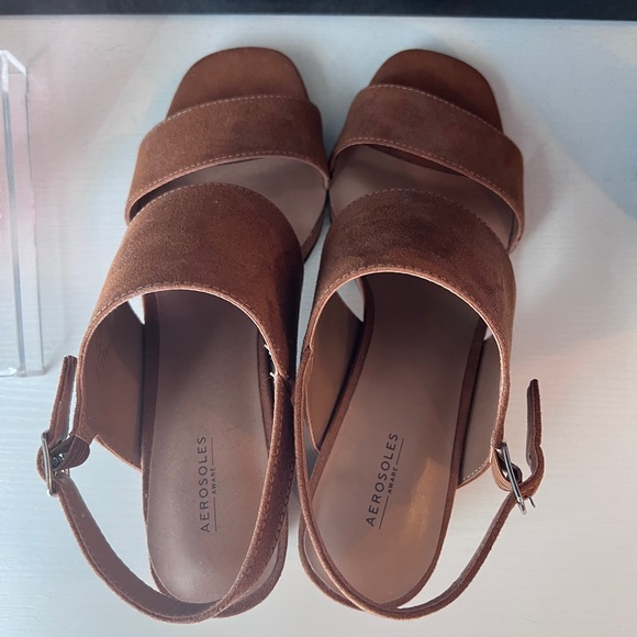 AEROSOLES Women's Brown Suede Sandals - Picture 5 of 5